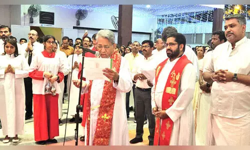 സെ​ന്‍റ് മൈ​ക്കി​ൾ​സ് ക​ത്തോ​ലി​ക്ക ദേ​വാ​ല​യ​ത്തി​ൽ ദു​ക്റാ​ന തി​രു​നാ​ൾ കൊ​ടി​യേ​റി