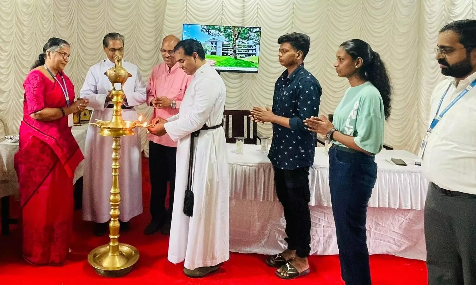 ബിഷപ് സ്പീച്ചിലി കോളജിൽ നാലുവർഷ ബിരുദ കോഴ്സുകൾക്ക് തുടക്കം ബിഷപ് സ്പീച്ചിലി കോളജിൽ നാലുവർഷ ബിരുദ കോഴ്സുകൾക്ക് തുടക്കം