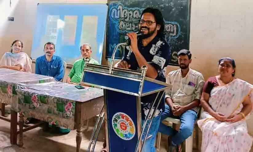 പറഞ്ഞു പറഞ്ഞ് കഥയുണ്ടാക്കി കുട്ടികളുടെ സാഹിത്യ ശിൽപ്പശാല പറഞ്ഞു പറഞ്ഞ് കഥയുണ്ടാക്കി കുട്ടികളുടെ സാഹിത്യ ശിൽപ്പശാല