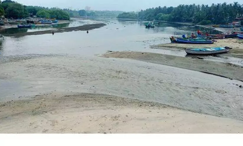 കല്ലായ് പുഴയിലെ ചെളിയും മണ്ണും നീക്കം ചെയ്യുന്നതിന് 7.90 കോടി രൂപയുടെ ഭരണാനുമതിയെന്ന് റോഷി അഗസ്റ്റിൻ