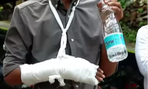 കൊടുവള്ളി സ്കൂളിൽ ക്രൂര റാഗിങ്: രണ്ട് പ്ലസ് ടു വിദ്യാർഥികളെ സസ്പെൻഡ് ചെയ്തു