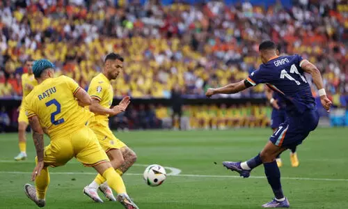 ഗാക്പോ മാജിക്! റുമേനിയക്കെതിരെ ആദ്യ പകുതി ഡച്ചുകാർക്ക് സ്വന്തം