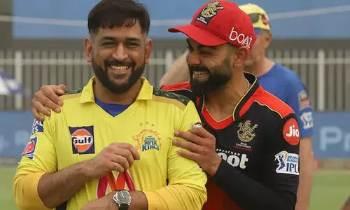 കോഹ്‍ലിയെ ഒഴിവാക്കാൻ നിർദേശമുണ്ടായപ്പോൾ ധോണിയുടെ പ്രതികരണം കണ്ട് ഞെട്ടിയെന്ന് മുൻ പാക് താരം