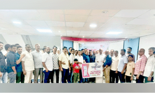 ക​രു​വാ​ര​ക്കു​ണ്ട് പാ​ലി​യേ​റ്റി​വ് ജി​ദ്ദ ചാ​പ്റ്റ​ർ ഹാ​ജി​മാ​ർ​ക്ക് സ്വീ​ക​ര​ണം ന​ൽ​കി