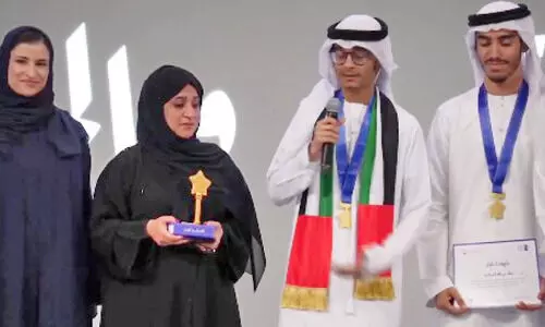 അ​റ​ബ്​ റീ​ഡി​ങ്​ ച​ല​ഞ്ച്​ പു​ര​സ്കാ​രം ഇ​മാ​റാ​ത്തി വി​ദ്യാ​ർ​ഥി​ക്ക്​