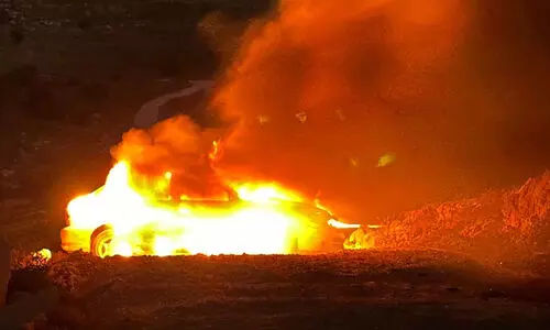 ഇസ്രായേൽ സേനക്കുനേ​രെ അനധികൃത ജൂത കുടിയേറ്റക്കാരുടെ ആക്രമണം; മൊളോടോവ് കോക്‌ടെയിലെറിഞ്ഞ് തീകൊളുത്തി, ബുൾഡോസറുകൾ തടഞ്ഞു