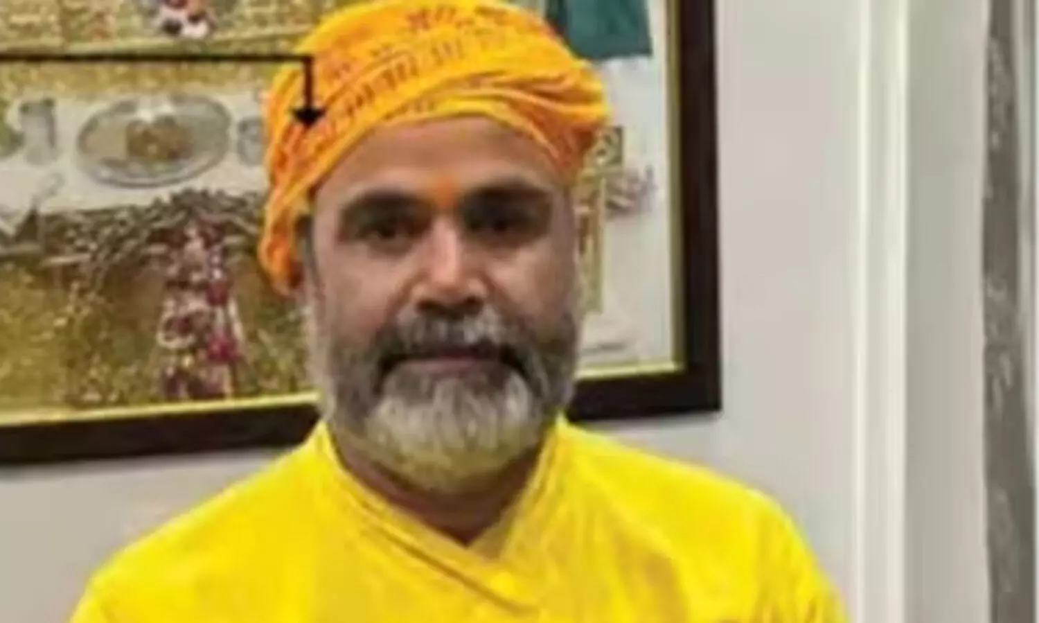 കാവിക്ക് പകരം മഞ്ഞനിറം; രാമക്ഷേത്ര പൂജാരിമാരുടെ വസ്ത്രത്തിൽ മാറ്റം, മൊബൈൽ ഉപയോഗത്തിനും വിലക്ക്