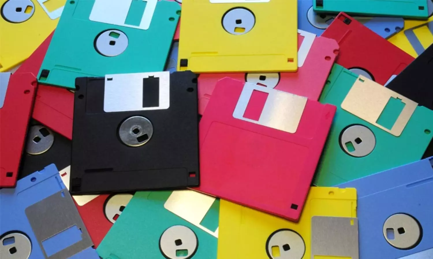 ഫ്ലോപ്പി ഡിസ്കുകൾക്കെതിരെ ‘യുദ്ധം’ ജയിച്ച് ജപ്പാൻ