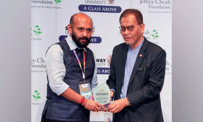 കോയമ്പത്തൂർ ആര്യവൈദ്യശാലക്ക് മലേഷ്യൻ സർക്കാറിന്റെ അംഗീകാരം