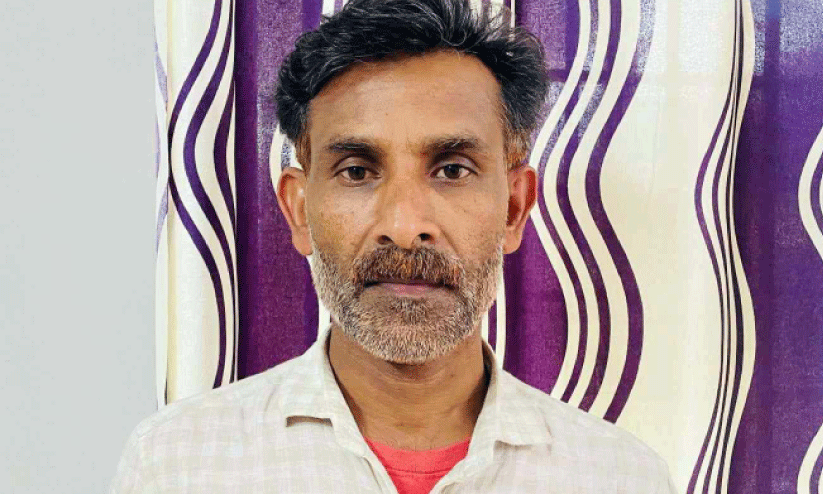 മു​നീ​ർ