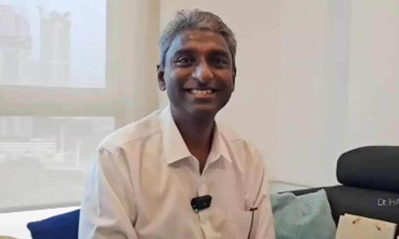 19 വർഷമായി പൊട്ടിപ്പൊളിയാത്ത റോഡ് പണിത ​എൻജിനീയറെ തേടിപ്പിടിച്ച് വ്ളോഗർ