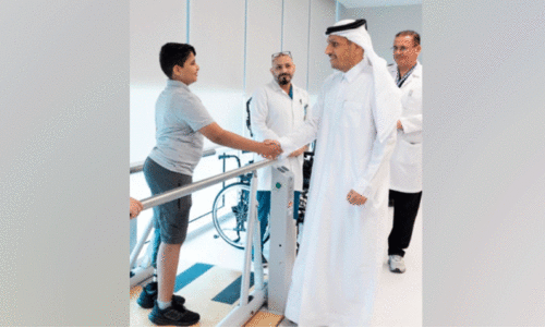 PM visits Palestinians undergoing treatment in Qatar