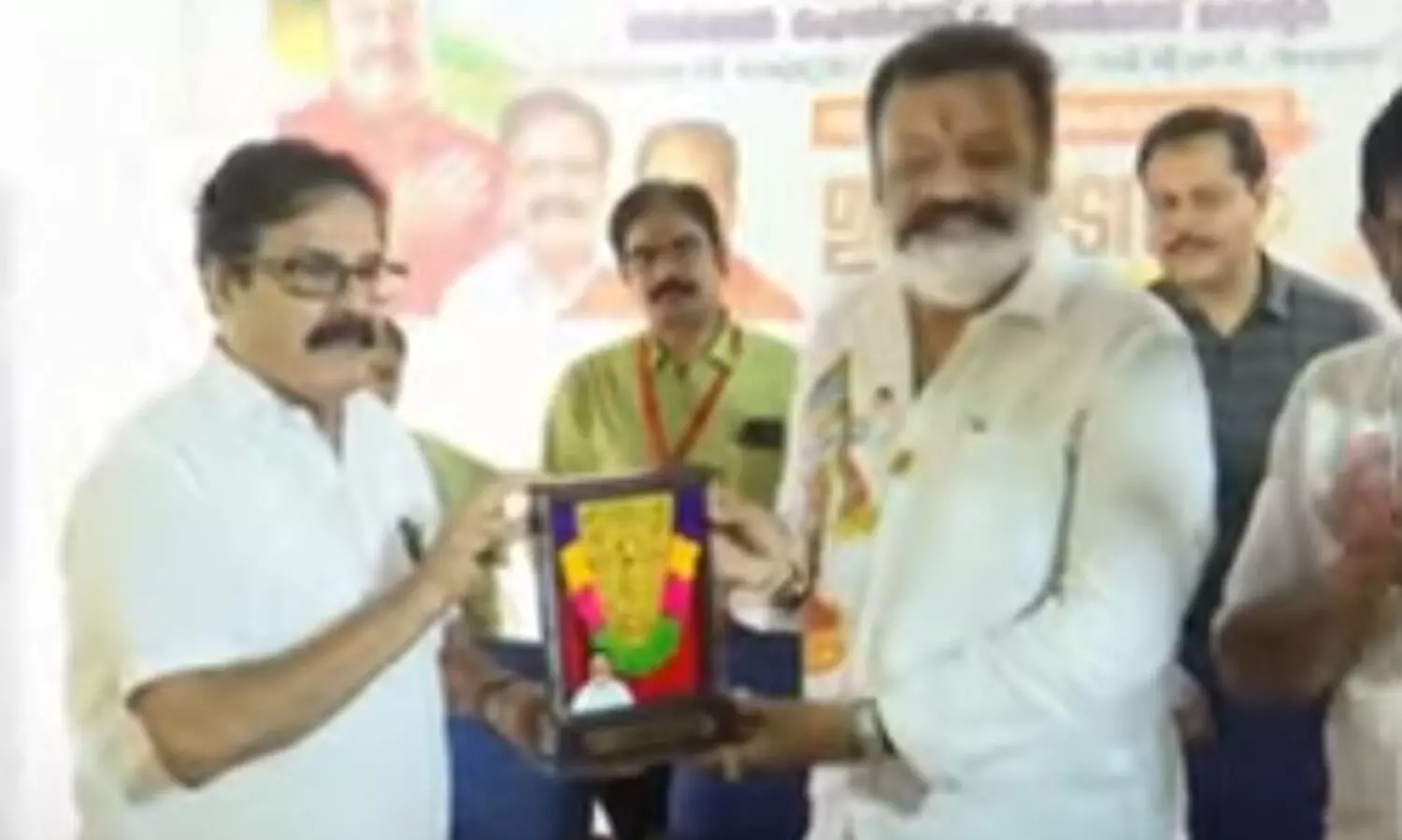 വീണ്ടും പരസ്പരം പുകഴ്ത്തി തൃശൂർ മേയറും സുരേ​ഷ് ഗോപിയും: ‘സുരേഷ് ഗോപിയെ ജനം പ്രതീക്ഷയോടെയാണ് ജയിപ്പിച്ചത്, മനസ്സിനകത്ത് വലിയ വലിയ പദ്ധതികളുണ്ട്’