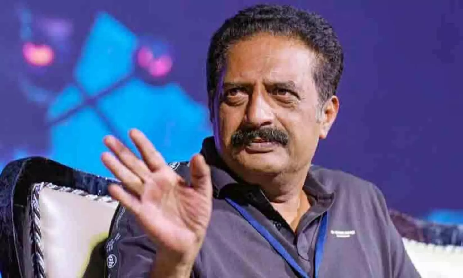 മഴ മുന്നറിയിപ്പ്; 2014 നു ശേഷം നിർമിച്ച പാലം, വിമാനത്താവളം, ഹൈവേകൾ എന്നിവക്കടുത്ത് കൂടി പോകരുത് -കേന്ദ്രസർക്കാരിനെതിരെ പ്രകാശ് രാജ്