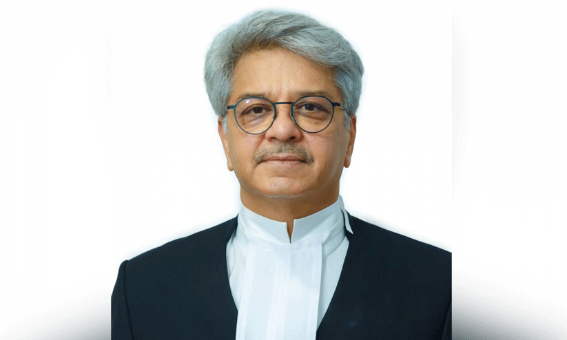 ജ​സ്റ്റി​സ് ആ​ശി​ഷ് ജി​തേ​ന്ദ്ര ദേ​ശാ​യി