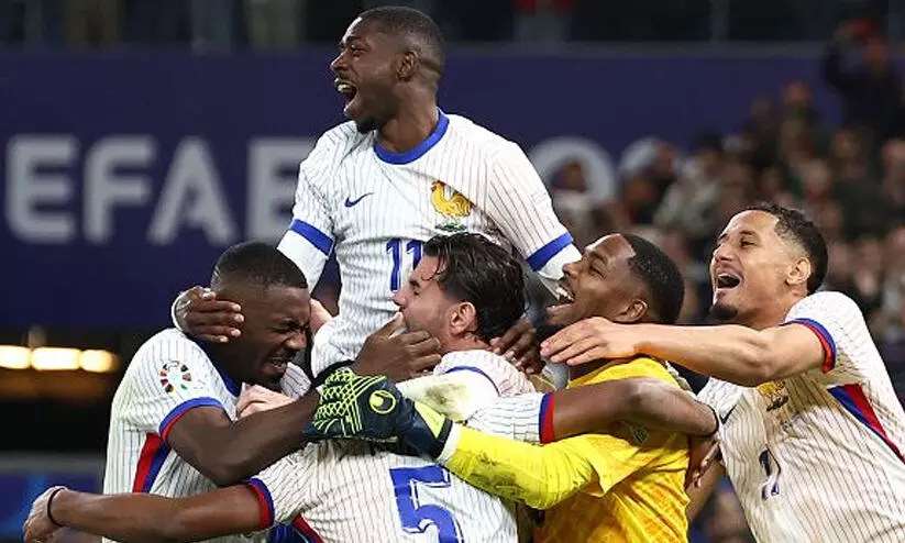 ഷൂട്ടൗട്ടിൽ പറങ്കികൾ വീണു; ഫ്രഞ്ച് പട സെമിയിൽ ഷൂട്ടൗട്ടിൽ പറങ്കികൾ വീണു; ഫ്രഞ്ച് പട സെമിയിൽ