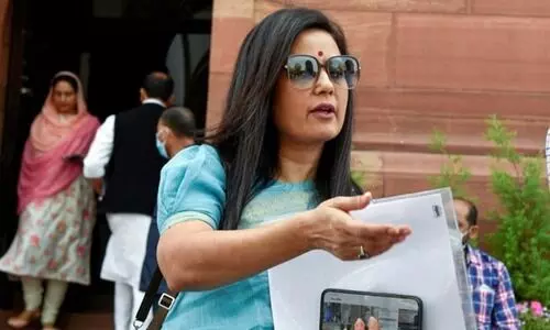 രേഖ ശർമക്കെതിരായ പരാമര്‍ശം: മഹുവ മൊയ്ത്രക്കെതിരെ കേസെടുത്ത് വനിതാ കമീഷൻ