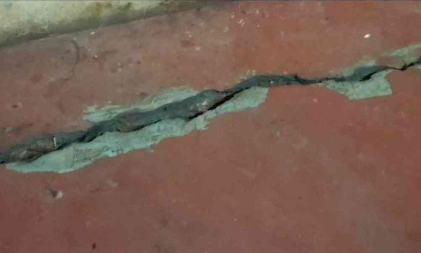 ഭൂമി പിളർന്നു; ആറ് കുടുംബങ്ങളെ മാറ്റി