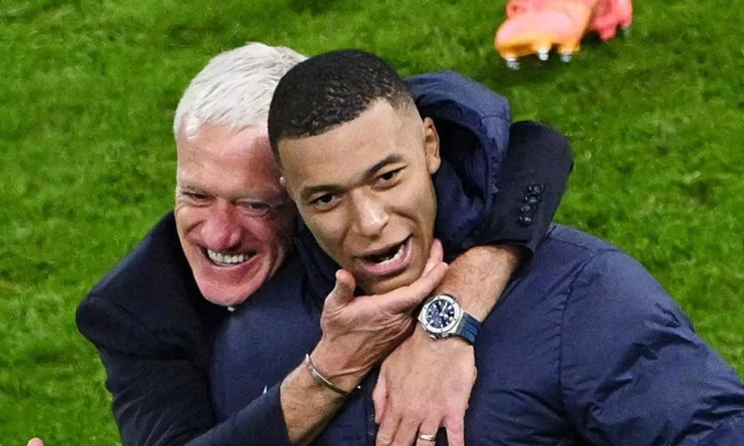 എക്സ്ട്രാ ടൈമിനിടെ ഗ്രൗണ്ടിൽ നിന്ന് പിൻവലിക്കാൻ എംബാ​​പ്പെ ആവശ്യപ്പെട്ടുവെന്ന് ഫ്രഞ്ച് കോച്ച്