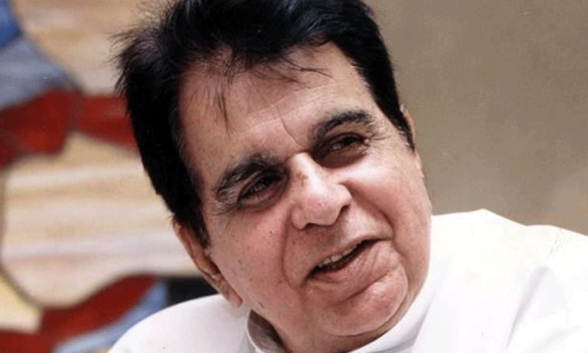 Dilip Kumar’s father didn’t know about his career for 4 yrs. Then he saw the poster of ‘Jugnu’ Dilip Kumar’s father didn’t know about his career for 4 yrs. Then he saw the poster of ‘Jugnu’