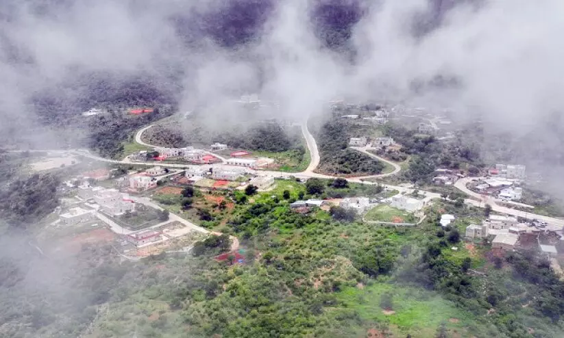 ഖരീഫ് സഞ്ചാരികളെ മാടിവിളിച്ച് ധാൽകൂത്ത് ഖരീഫ് സഞ്ചാരികളെ മാടിവിളിച്ച് ധാൽകൂത്ത്