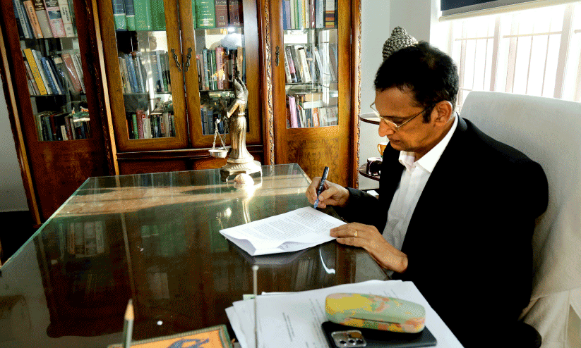 വേറിട്ട വഴികൾ തേടിയ കാലം വേറിട്ട വഴികൾ തേടിയ കാലം