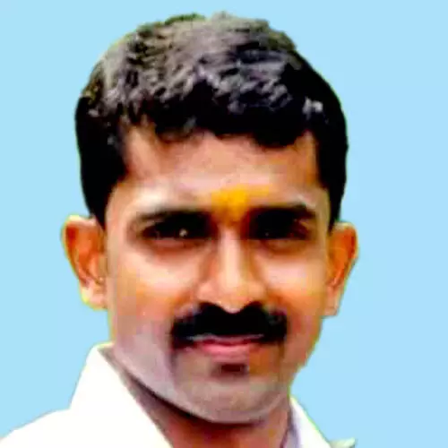 വാ​ഹ​നാ​പ​ക​ട​ത്തി​ൽ പ​രി​ക്കേ​റ്റ യു​വാ​വ് മ​രി​ച്ചു