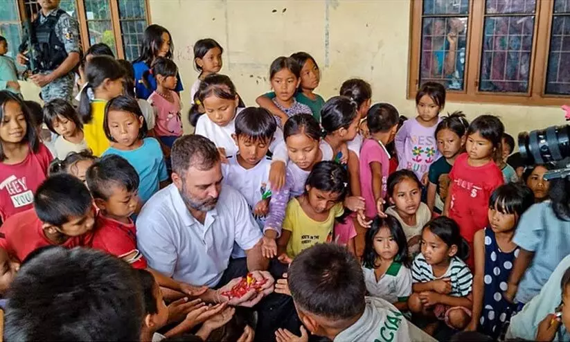 മണിപ്പൂരിന്റെ വേദന തൊട്ടറിഞ്ഞ് രാഹുൽ മണിപ്പൂരിന്റെ വേദന തൊട്ടറിഞ്ഞ് രാഹുൽ