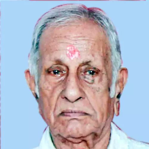 വേ​ലാ​യു​ധ​ൻ നാ​യ​ർ