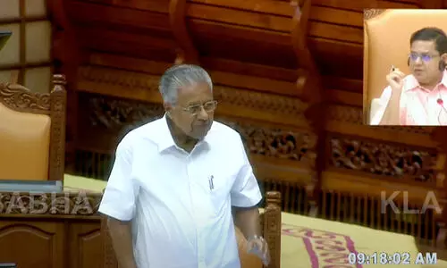 തട്ടിപ്പുകൾ പലതരത്തിൽ നാട്ടിൽ നടക്കുന്നുണ്ടല്ലോ -പി.എസ്.സി അംഗത്വത്തിന് സി.പി.എം നേതാവ് കോഴ വാങ്ങിയതിൽ മുഖ്യമന്ത്രി തട്ടിപ്പുകൾ പലതരത്തിൽ നാട്ടിൽ നടക്കുന്നുണ്ടല്ലോ -പി.എസ്.സി അംഗത്വത്തിന് സി.പി.എം നേതാവ് കോഴ വാങ്ങിയതിൽ മുഖ്യമന്ത്രി