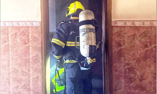 ബ​ഹ്​​ല​യി​ൽ വീ​ടി​ന്​ തീ​പി​ടി​ച്ചു