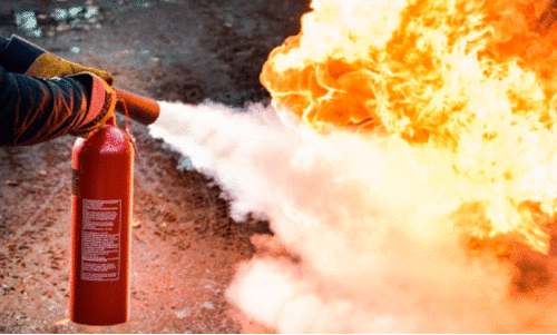 തീ​പി​ടിത്തം: പ്ര​വാ​സി​ക്കെ​തി​രെ കേ​സ്