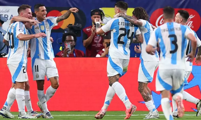 സെമിയിൽ ആദ്യപകുതി പിടിച്ച് അർജന്റീന; കാനഡക്കെതിരെ ഒരു ഗോളിന് മുന്നിൽ സെമിയിൽ ആദ്യപകുതി പിടിച്ച് അർജന്റീന; കാനഡക്കെതിരെ ഒരു ഗോളിന് മുന്നിൽ