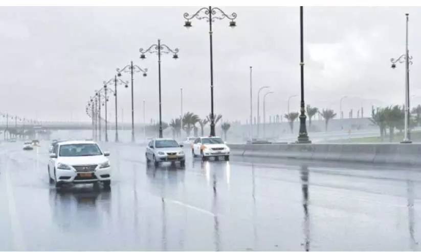 ഒമാനിൽ വിവിധ ഗവർണറേറ്റുകളിൽ ഇന്ന് മഴക്ക് സാധ്യത ഒമാനിൽ വിവിധ ഗവർണറേറ്റുകളിൽ ഇന്ന് മഴക്ക് സാധ്യത