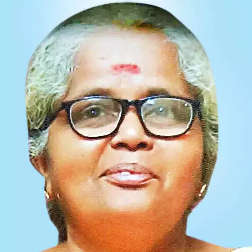 ശ്യാ​മ​ള