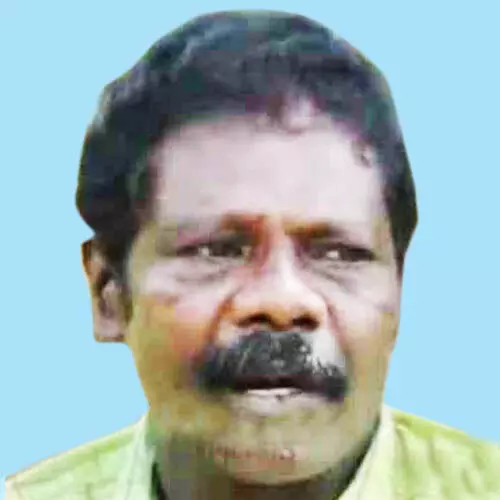 പാ​പ്പാ​ൻ തൂ​ങ്ങി മ​രി​ച്ച നി​ല​യി​ൽ