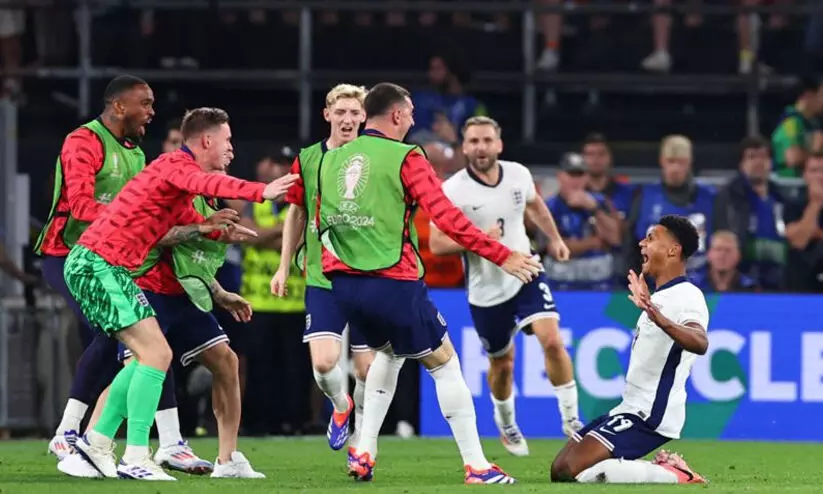 90ാം മിനിറ്റിൽ രക്ഷകനായി വാക്കിൻസ്! നെതർലൻഡ്സിനെ കീഴടക്കി ഇംഗ്ലണ്ട് യൂറോ കപ്പ് ഫൈനലിൽ (2-1) 90ാം മിനിറ്റിൽ രക്ഷകനായി വാക്കിൻസ്! നെതർലൻഡ്സിനെ കീഴടക്കി ഇംഗ്ലണ്ട് യൂറോ കപ്പ് ഫൈനലിൽ (2-1)