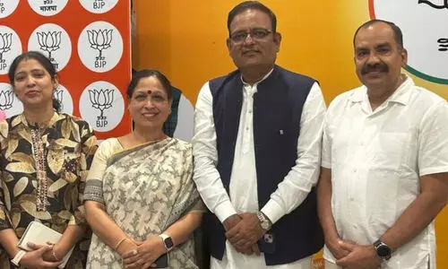 ആം ആദ്മി മുൻ മന്ത്രി രാജ്കുമാർ ആനന്ദും ഭാര്യയും ബി.ജെ.പിയിൽ