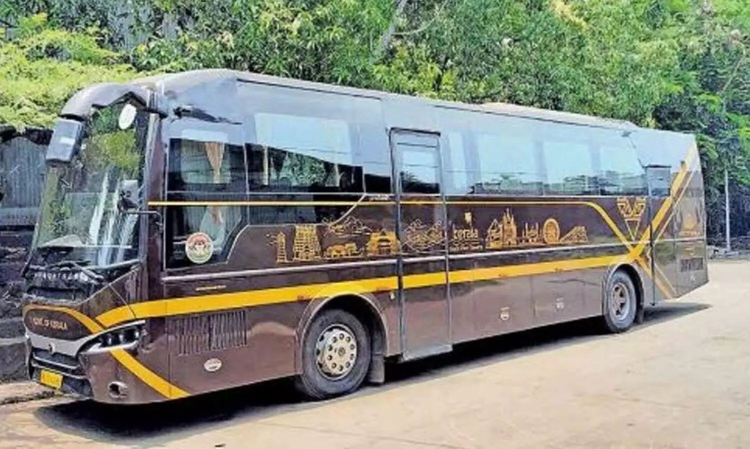 ഒരാൾപോലും ടിക്കറ്റെടുത്തില്ല; രണ്ടുദിവസമായി സർവീസ് നടത്താതെ നവകേരള ബസ്