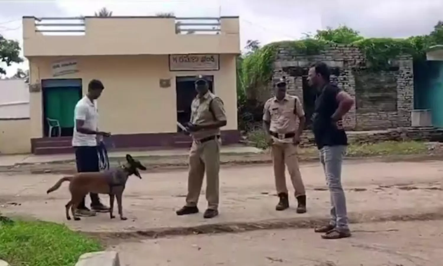 ആന്ധ്രയിൽ മൂന്നാം ക്ലാസുകാരിയെ ബലാത്സംഗം ചെയ്ത് കൊന്ന് സ്കൂൾ സീനിയേഴ്സ്; മൃതദേഹം കനാലിൽ ഒഴുക്കി
