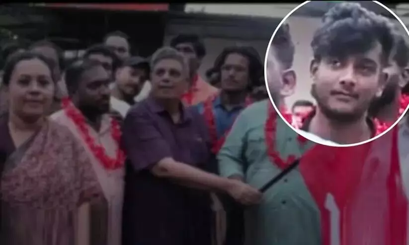 യദുകൃഷ്ണന്റെ കൈയിൽ നിന്നും കഞ്ചാവ് പിടിച്ചിട്ടില്ല, സംഘപരിവാർ ബന്ധമുള്ള ഉദ്യോഗസ്ഥനാണ് പിന്നിലെന്ന് സി.പി.എം യദുകൃഷ്ണന്റെ കൈയിൽ നിന്നും കഞ്ചാവ് പിടിച്ചിട്ടില്ല, സംഘപരിവാർ ബന്ധമുള്ള ഉദ്യോഗസ്ഥനാണ് പിന്നിലെന്ന് സി.പി.എം