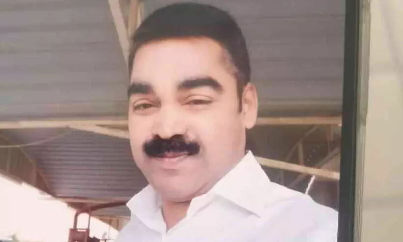 കാസർകോട് സ്വദേശി കൊച്ചിയിൽ കുഴഞ്ഞുവീണ് മരിച്ചു കാസർകോട് സ്വദേശി കൊച്ചിയിൽ കുഴഞ്ഞുവീണ് മരിച്ചു