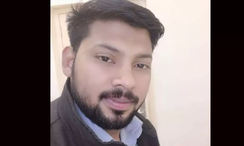 കോൺക്രീറ്റ് മുറിക്കുന്നതിനിടെ സ്ലാബ് തകർന്ന് യുവാവ് മരിച്ചു കോൺക്രീറ്റ് മുറിക്കുന്നതിനിടെ സ്ലാബ് തകർന്ന് യുവാവ് മരിച്ചു