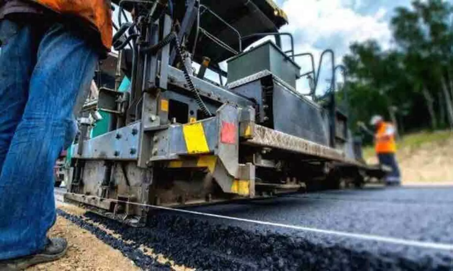 പൊതുമരാമത്ത് വകുപ്പിന്റെ വീഴ്ച; സര്‍ക്കാറിനു കോടികളുടെ നഷ്ടമെന്ന് സി.എ.ജി