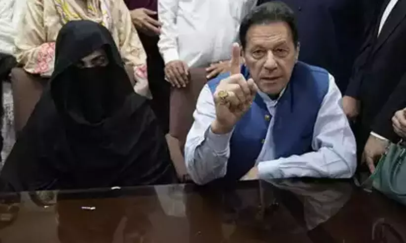 വിവാഹ കേസിൽ ഇമ്രാൻ ഖാനെയും ഭാര്യയെയും കുറ്റമുക്തരാക്കി വിവാഹ കേസിൽ ഇമ്രാൻ ഖാനെയും ഭാര്യയെയും കുറ്റമുക്തരാക്കി