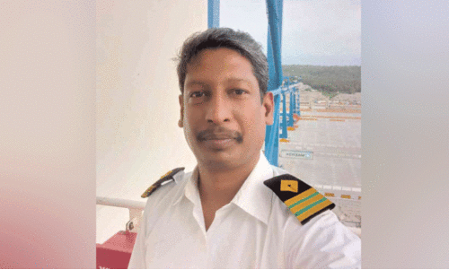 വിഴിഞ്ഞത്തണഞ്ഞ ആദ്യകപ്പലിലെ മലയാളി താരമായി പ്രജീഷ്