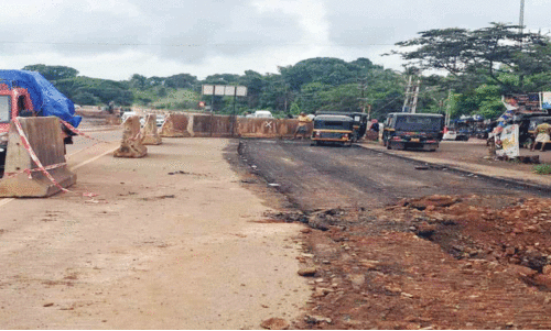 പ്ര​വൃ​ത്തി ന​ട​ത്താ​ന്‍ പ​ണം ല​ഭ്യ​മാ​ക്കു​ന്ന​തി​ലും അ​നി​ശ്ചി​ത​ത്വം