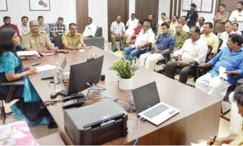 വിദ്യാർഥികളെ ഇറക്കിവിടരുത് -കലക്ടര്‍