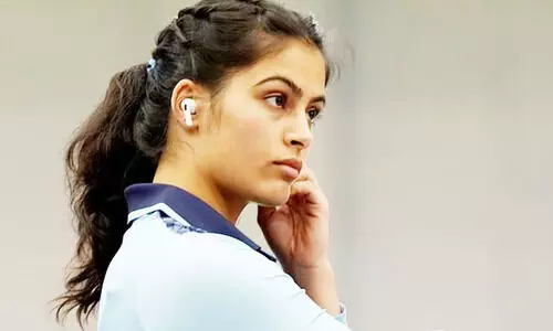 ‘ഇരട്ട മധുരം’; മനു ഭാകറിന് ഡൽഹിയിൽ വമ്പൻ സ്വീകരണം