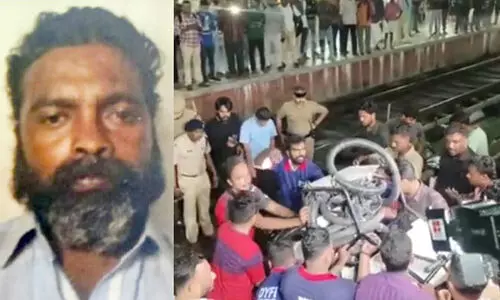 തോട് വൃത്തിയാക്കാനിറങ്ങി കാണാതായ തൊഴിലാളിക്കായി രാത്രി വൈകിയും തിരച്ചിൽ; മാലിന്യം നീക്കാൻ റോബോട്ട്